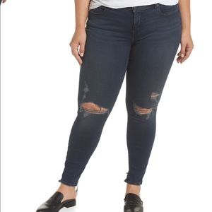 Lucky Brand Lolita Super Skinny w/ chewed hem